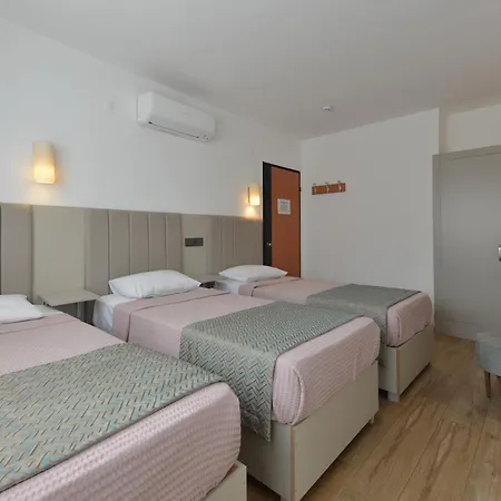 Golden Orange Aparthotel 3*