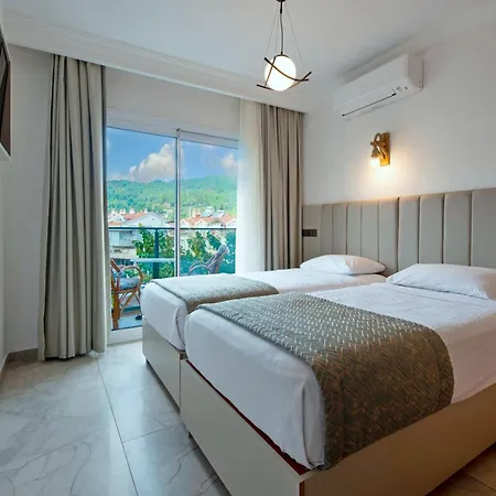Golden Orange Aparthotel 3*
