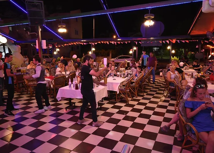 מלון דירות Golden Orange 4*