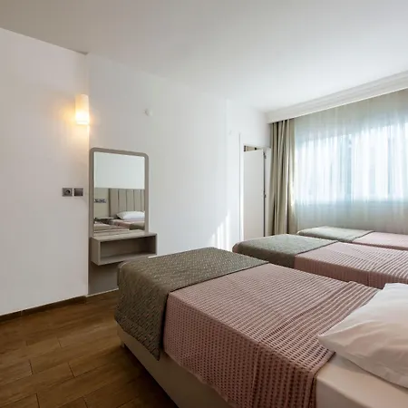 Golden Orange Apartmanhotel 4*