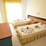 Golden Orange Hotel de apartamente 4*