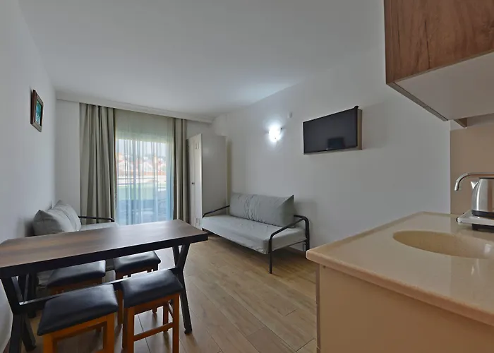 Golden Orange Aparthotel 4*